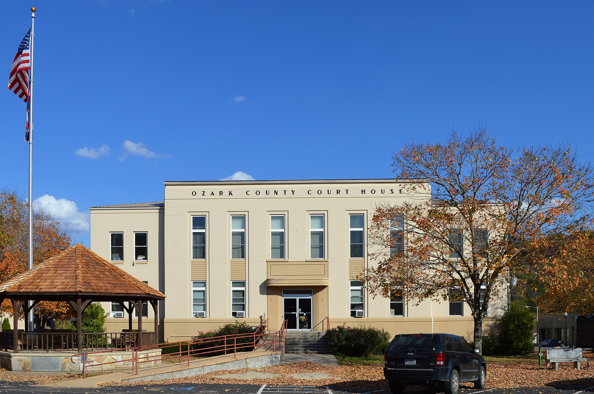 Imagem de referência de condado de Ozark, descrito nos dados abertos como condado no Missouri, Estados Unidos