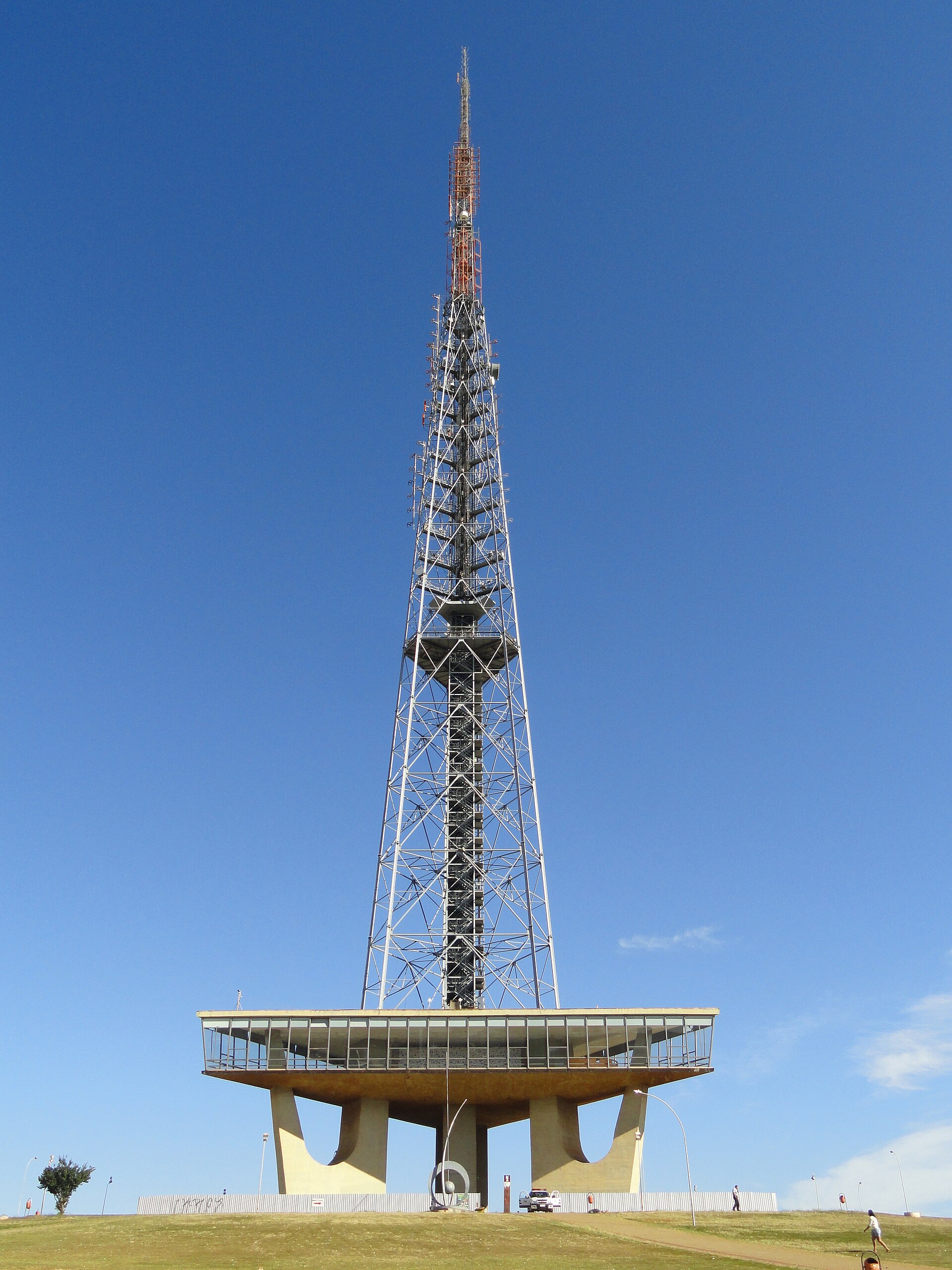 Imagem de referência de Torre de TV de Brasília, descrito nos dados abertos como edifício em Brasília, Brasil