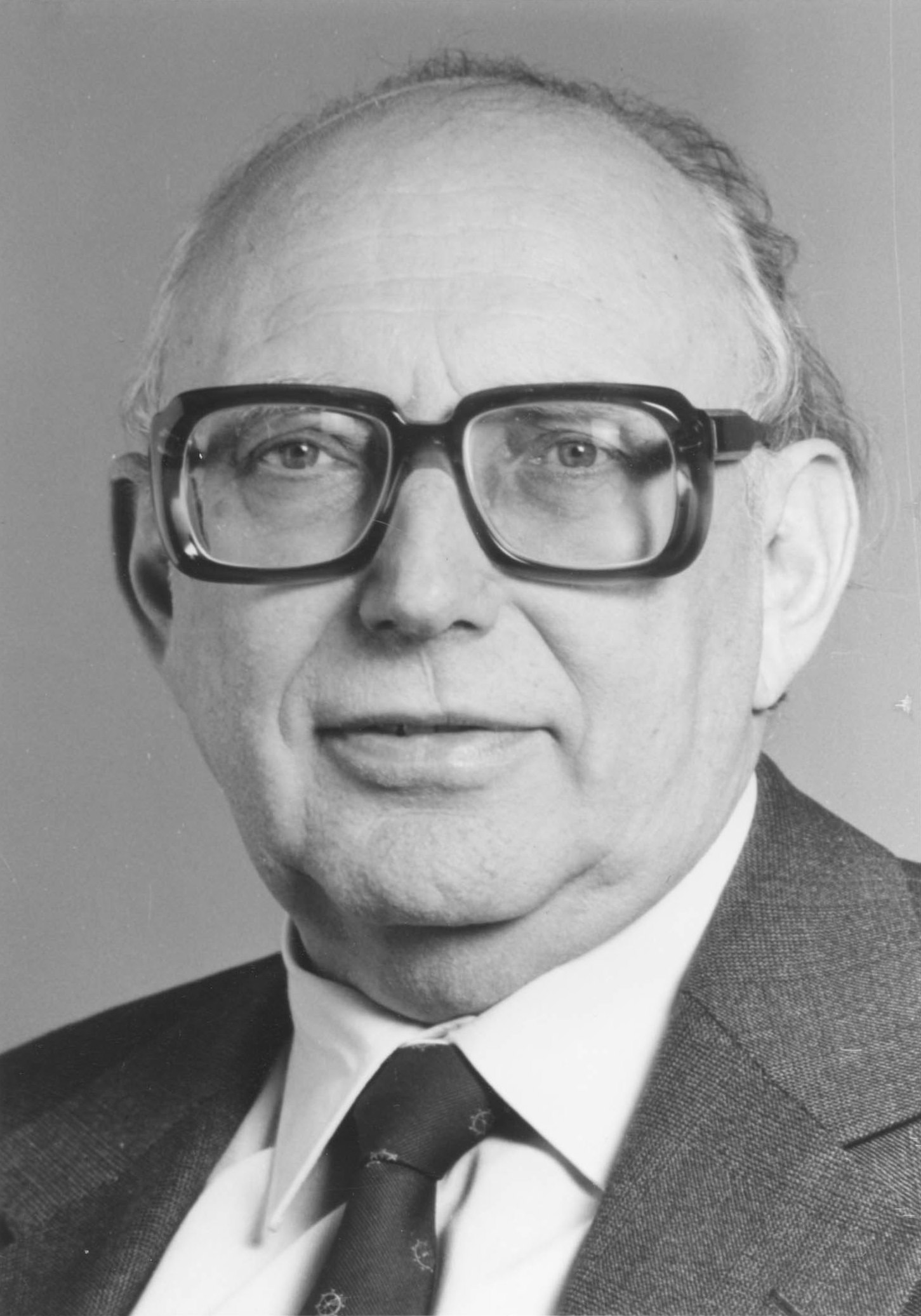 Imagem de referência de Wolfgang Mischnick, descrito nos dados abertos como político alemão
