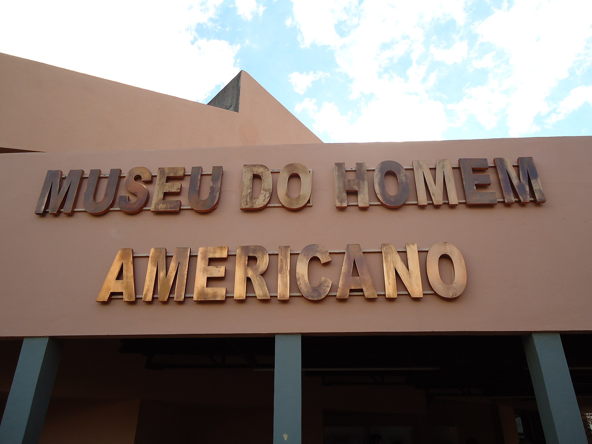 Imagem de referência de Museu do Homem Americano, descrito nos dados abertos como museu em São Raimundo Nonato, Brasil
