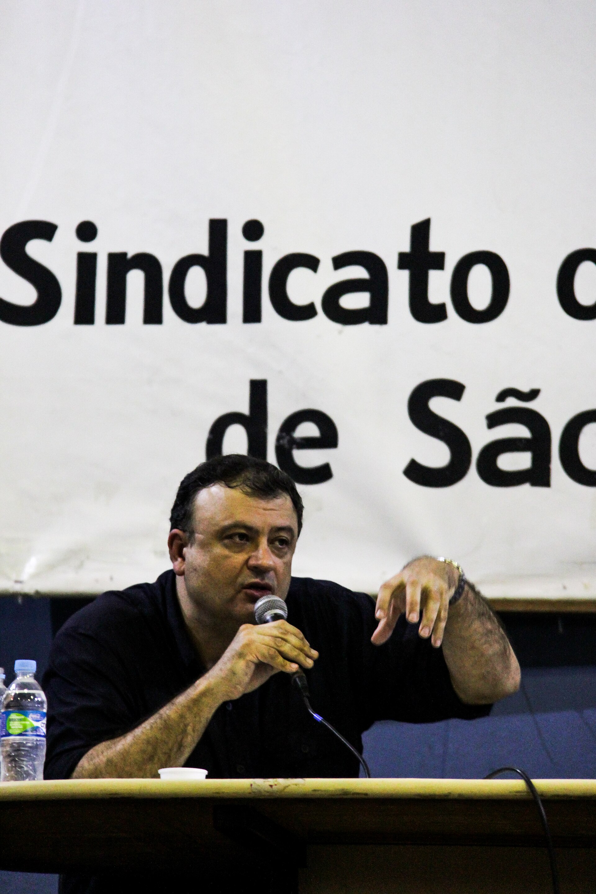 Imagem de referência de Christian Ingo Lenz Dunker, descrito nos dados abertos como psicólogo e psicanalista brasileiro