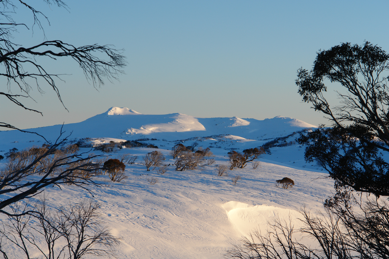 Imagem de referência de Montanhas Nevadas, descrito nos dados abertos como região de Nova Gales do Sul, Austrália