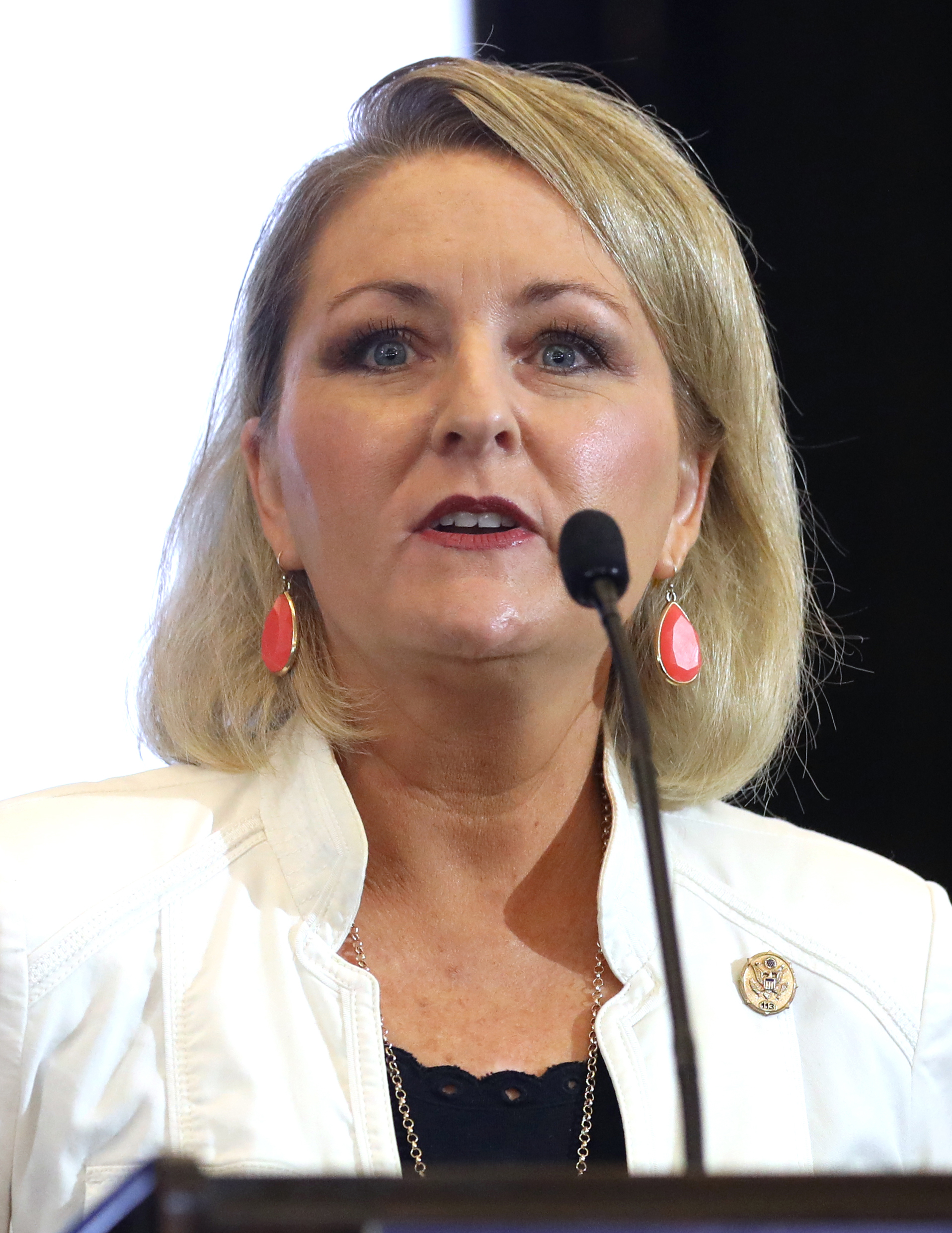 Imagem de referência de Christy Stutzman, descrito nos dados abertos como política norte-americana