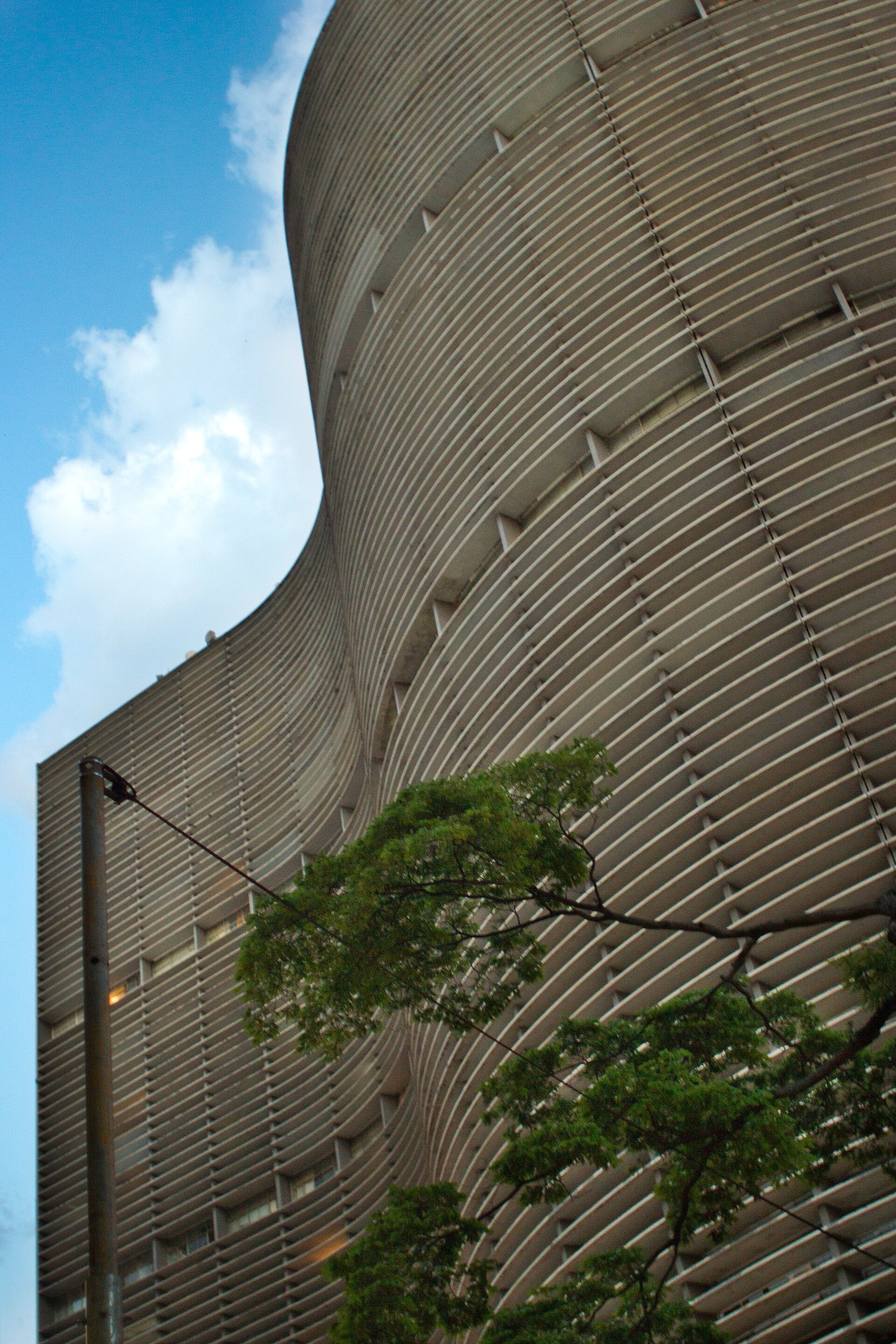 Imagem de referência de Edifício Copan, descrito nos dados abertos como patrimônio localizado no Brasil