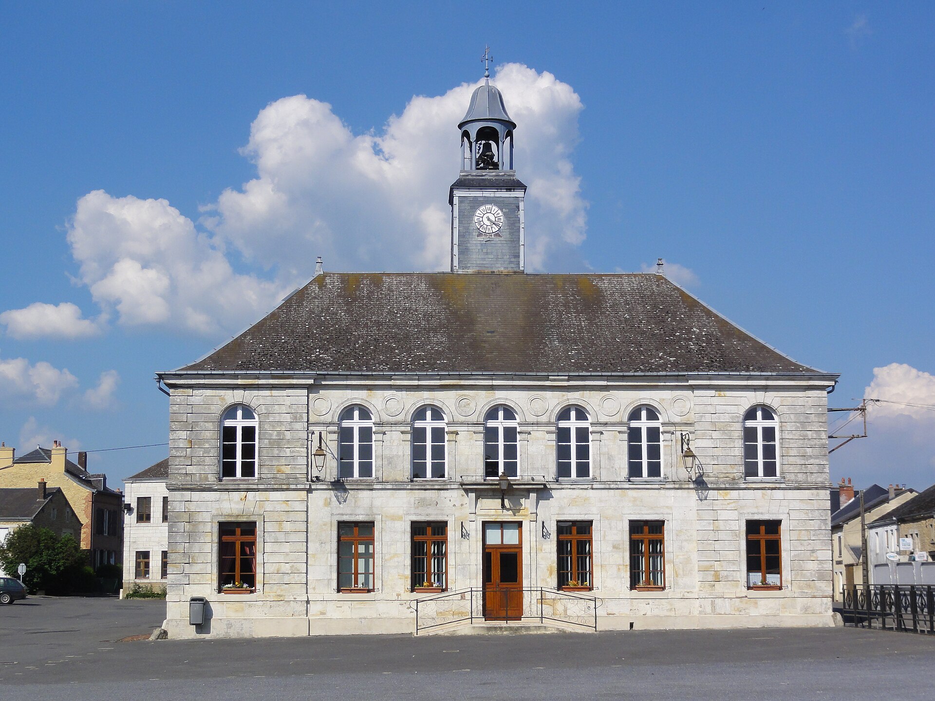 Imagem de referência de Auvillers-les-Forges, descrito nos dados abertos como comuna francesa