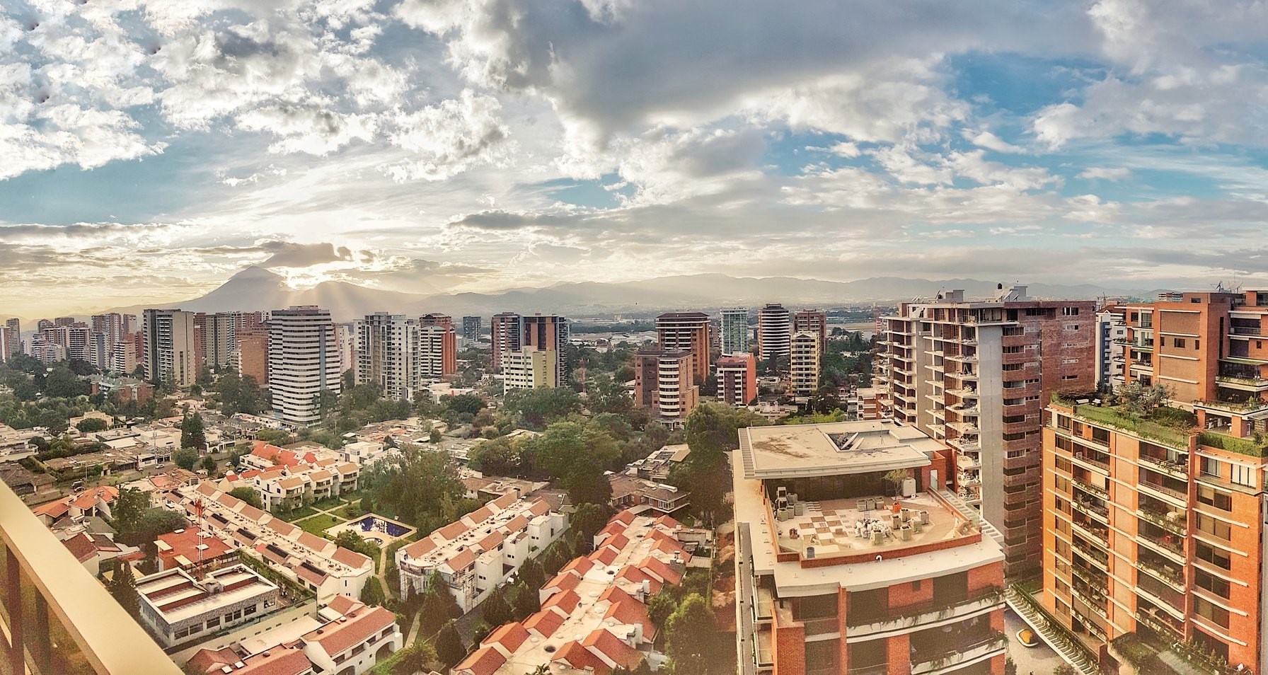 Imagem de referência de Cidade da Guatemala, descrito nos dados abertos como capital e maior cidade da Guatemala