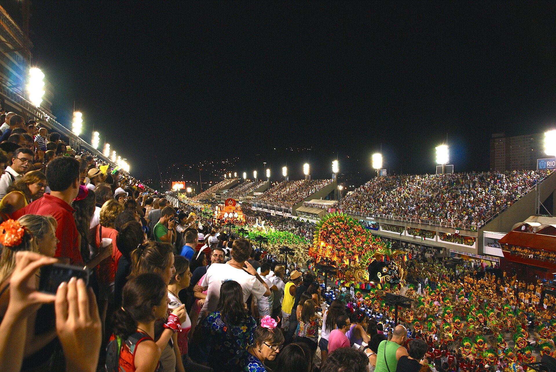 Imagem de referência relacionada a Sambódromo da Marquês de Sapucaí, item descrito como área de desfiles na cidade do Rio de Janeiro, Brasil
