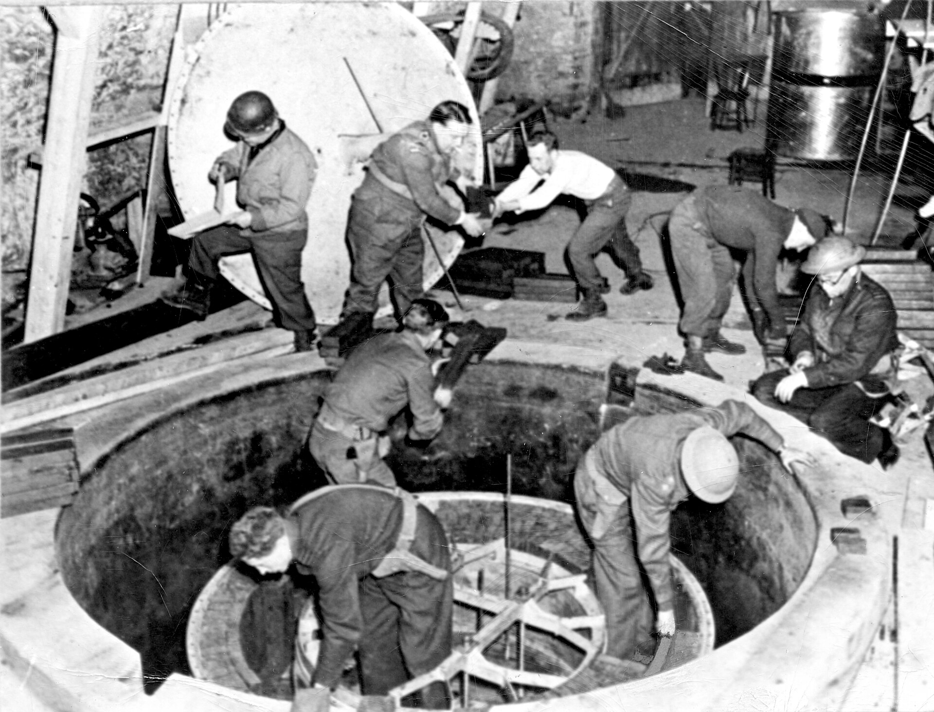 Imagem de referência de Projeto de energia nuclear alemão, descrito nos dados abertos como projeto para a criação de armas nucleares na Alemanha Nazista