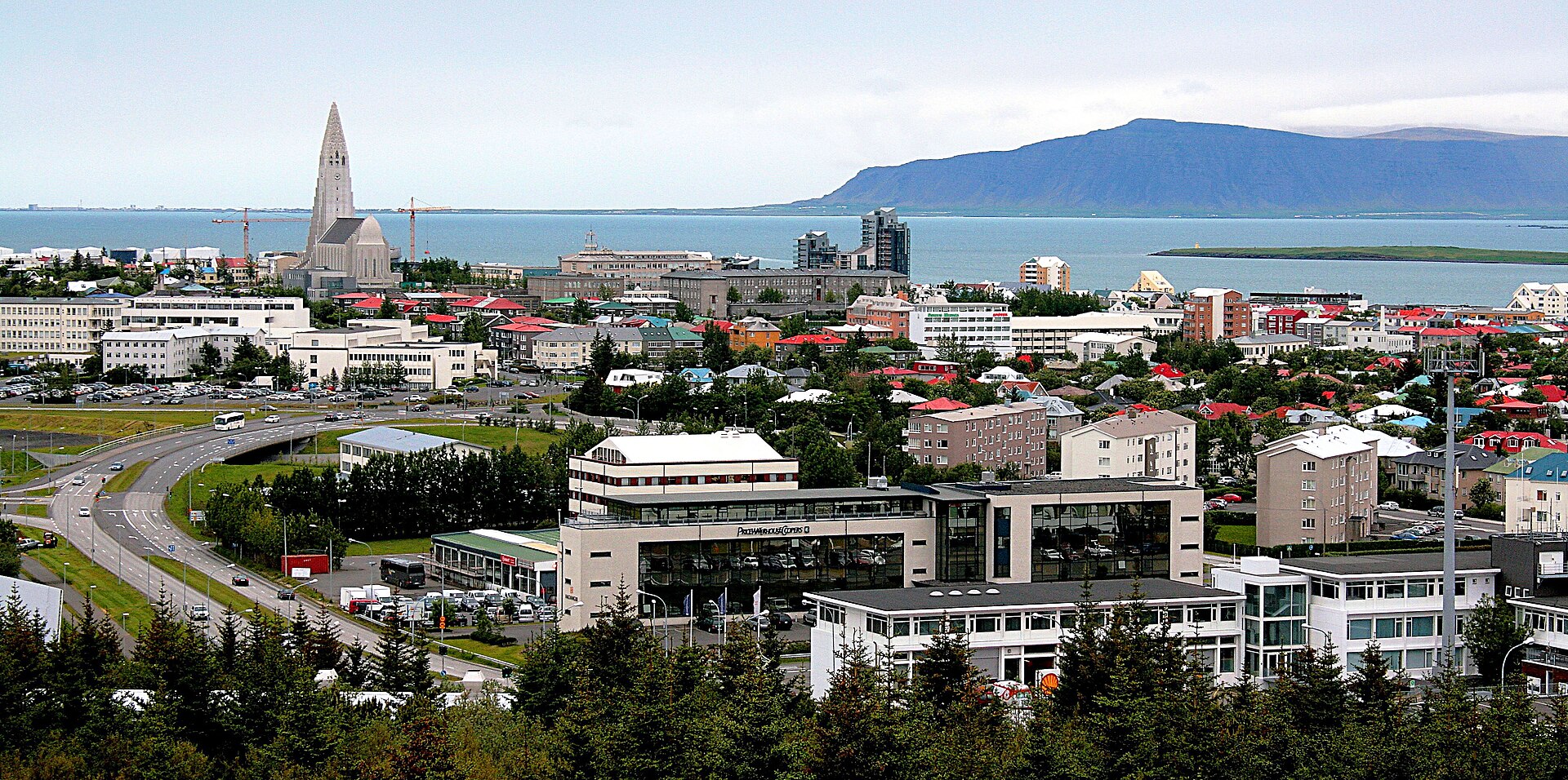 Imagem de referência relacionada a Reykjavík, item descrito como capital da Islândia