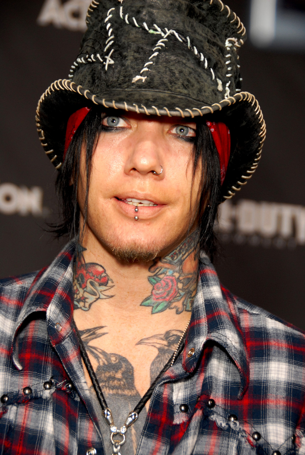 Imagem de referência de Ashba, descrito nos dados abertos como músico americano