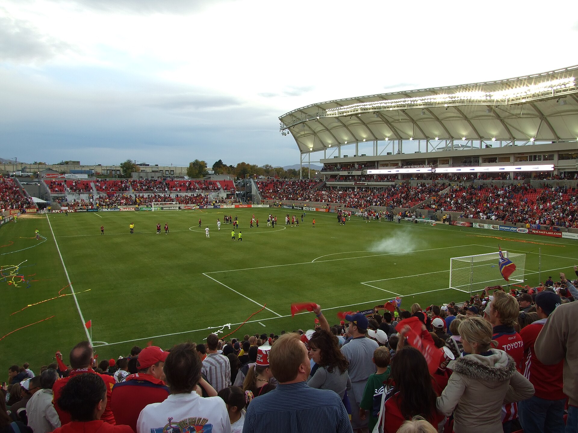 Imagem de referência de Rio Tinto Stadium, descrito nos dados abertos como estádio em Utah, Estados Unidos