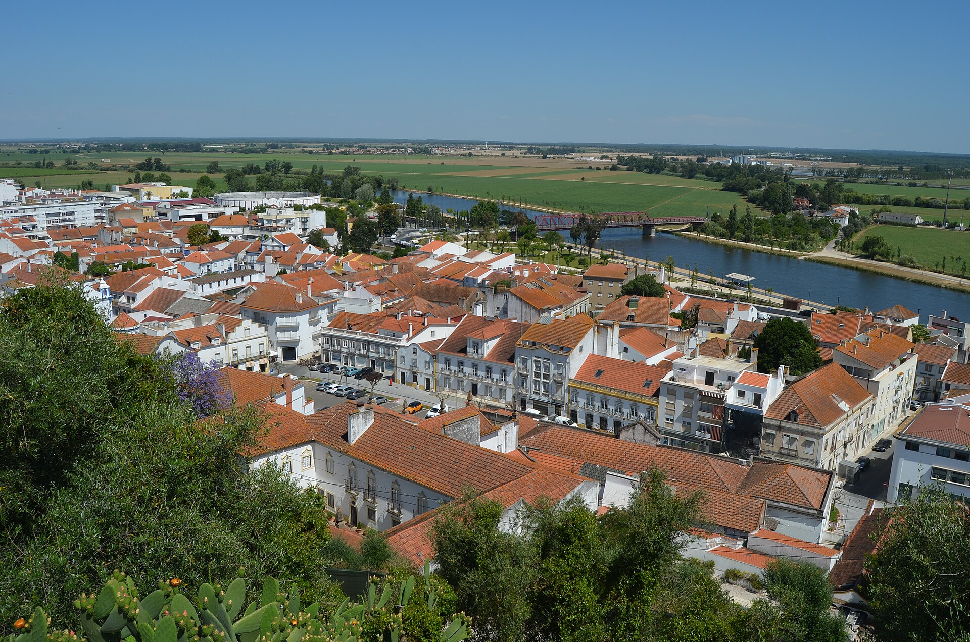 Imagem de referência de Freguesia de Coruche, descrito nos dados abertos como freguesia do Município de Coruche, Portugal