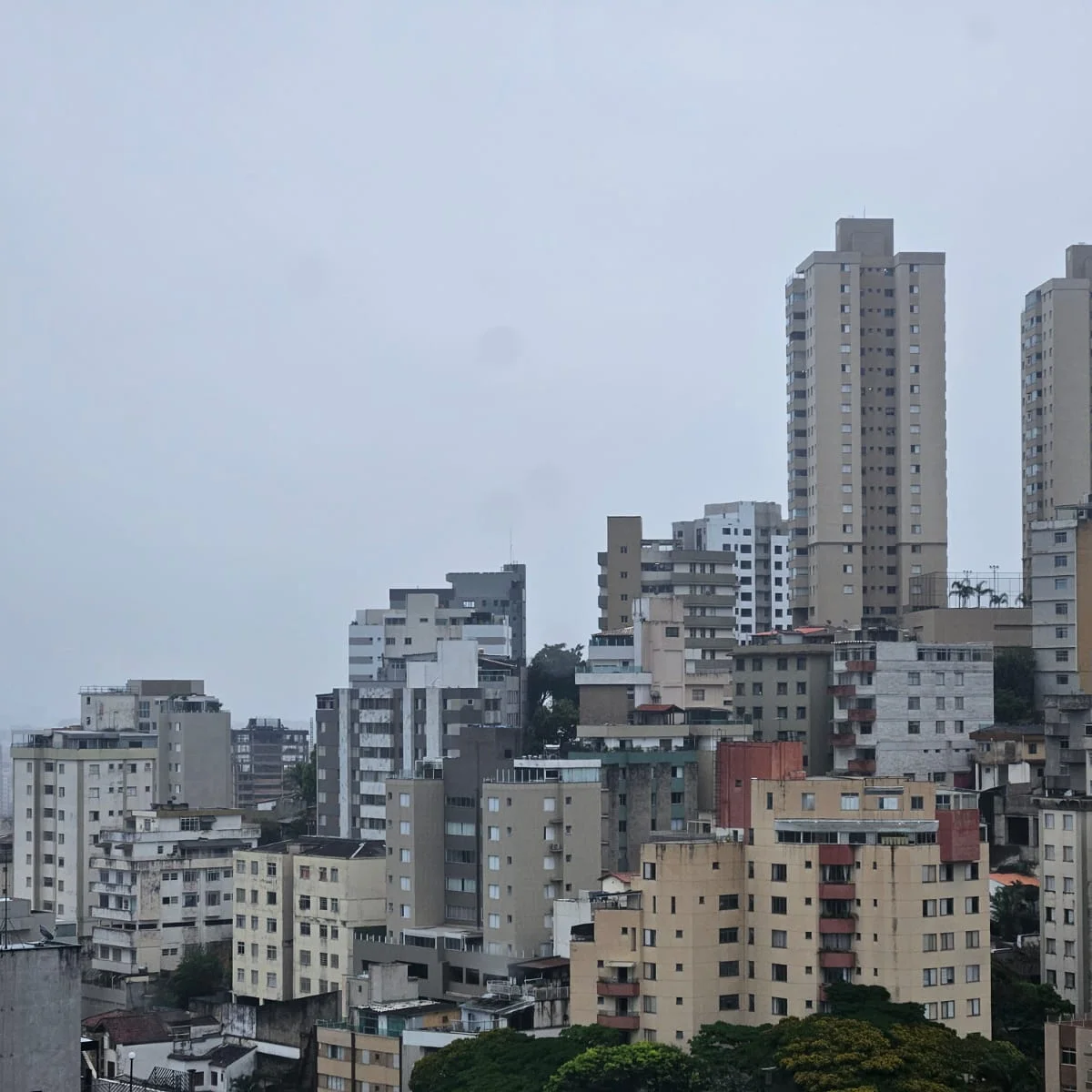 Após tempestade de granizo, MG terá semana de chuva; veja previsão