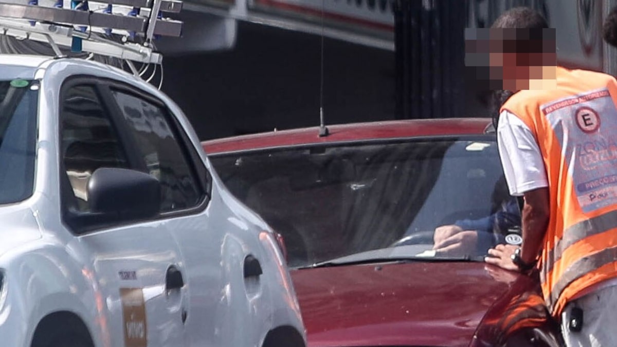 Adeus, flanelinhas? Belo Horizonte aprova lei que multa quem ‘cuida’ dos carros na rua