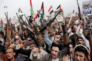 Houthis tomam controle de cidade portuária estratégica do Iêmen