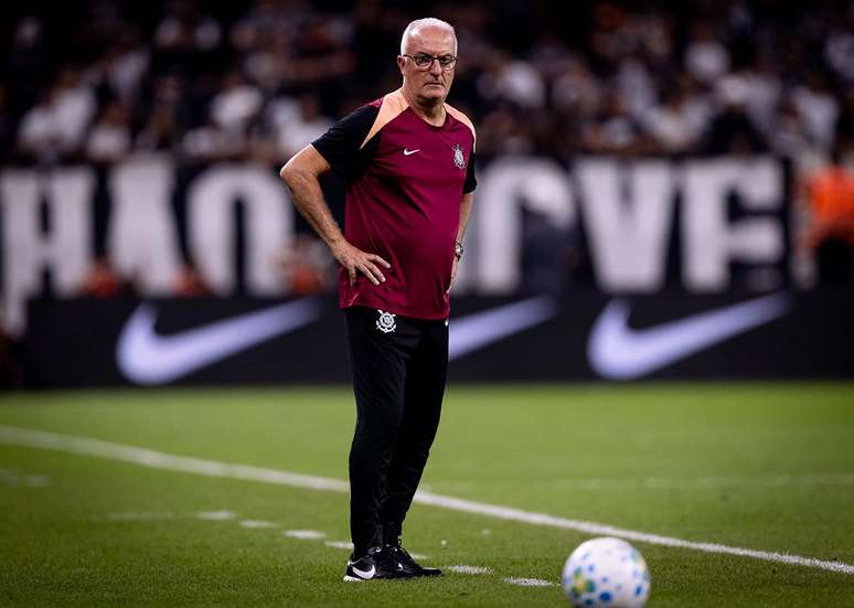 Corinthians de Diniz está perto de repetir série que vitimou Dorival