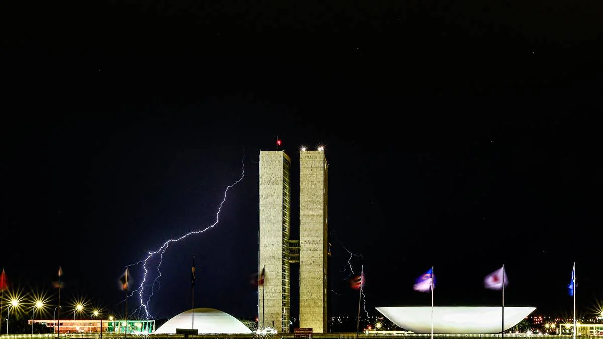 Defesa Civil emite alerta para risco de tempestade em todo o DF