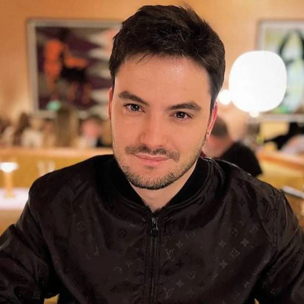 Felipe Neto lamenta ter divulgado bets: "Burro e ganancioso"