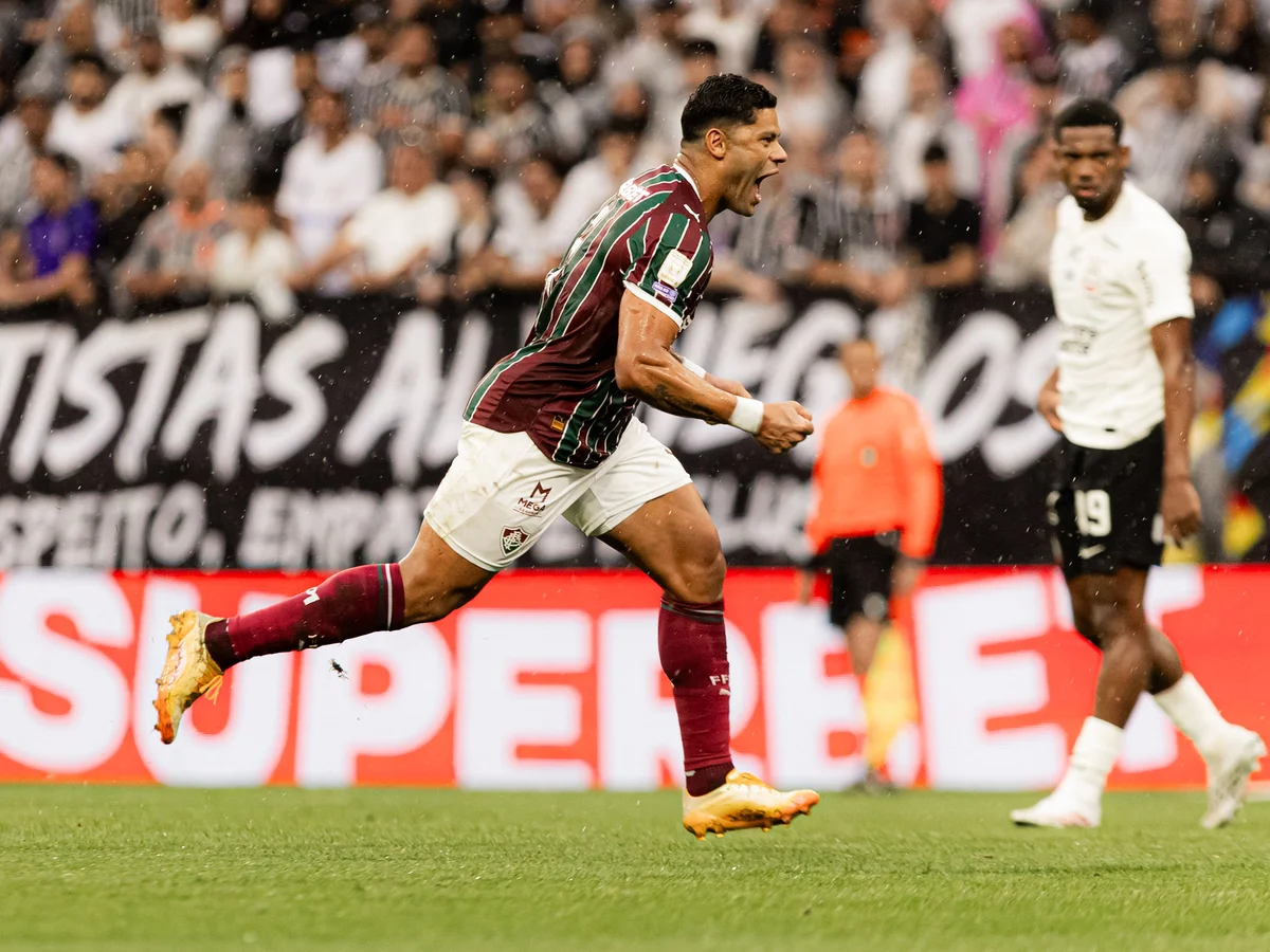 Corinthians x Fluminense tem bug no semiautomático em diferença de 0 cm