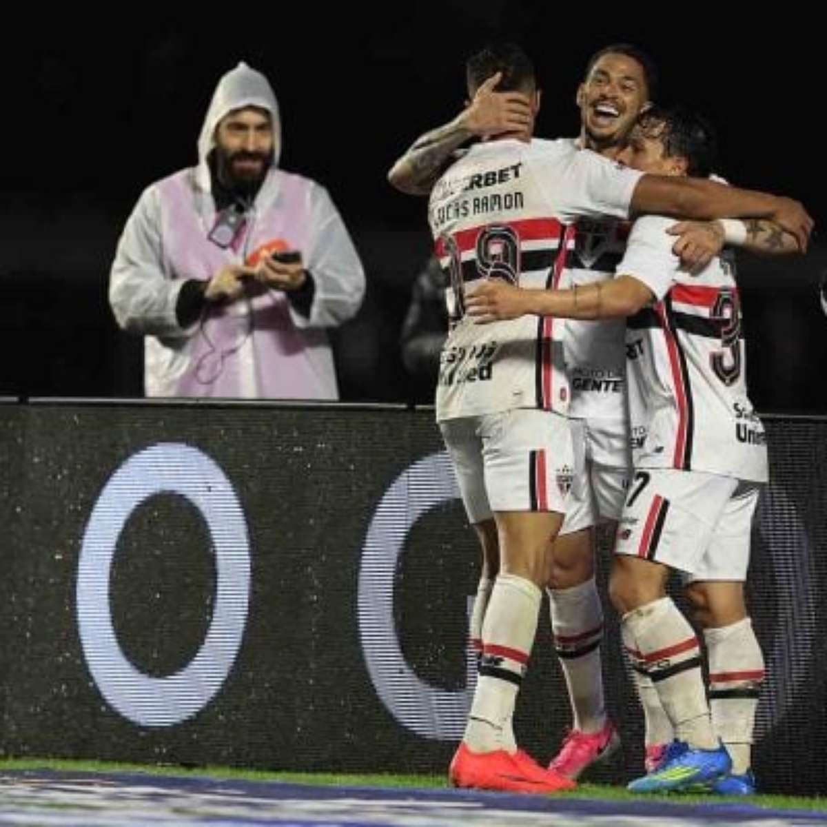 Em jogo "fundamental", São Paulo reencontra Boca Juniors após 19 anos