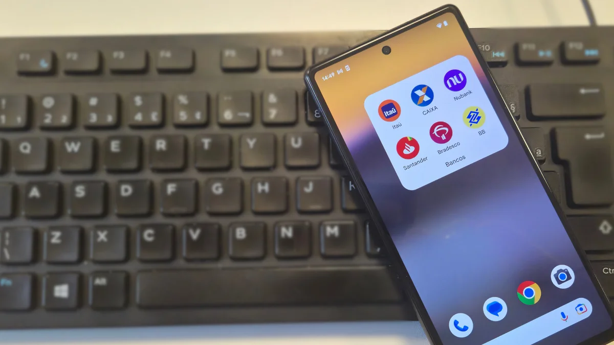 Celular com uma série de ícones de apps de banco