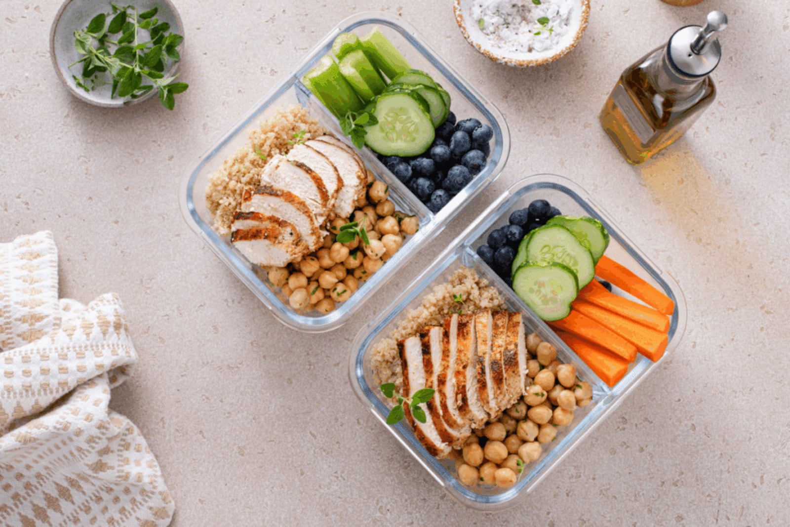 Marmita de frango com quinoa e grão-de-bico Imagem: Elena Veselova | Shutterstock