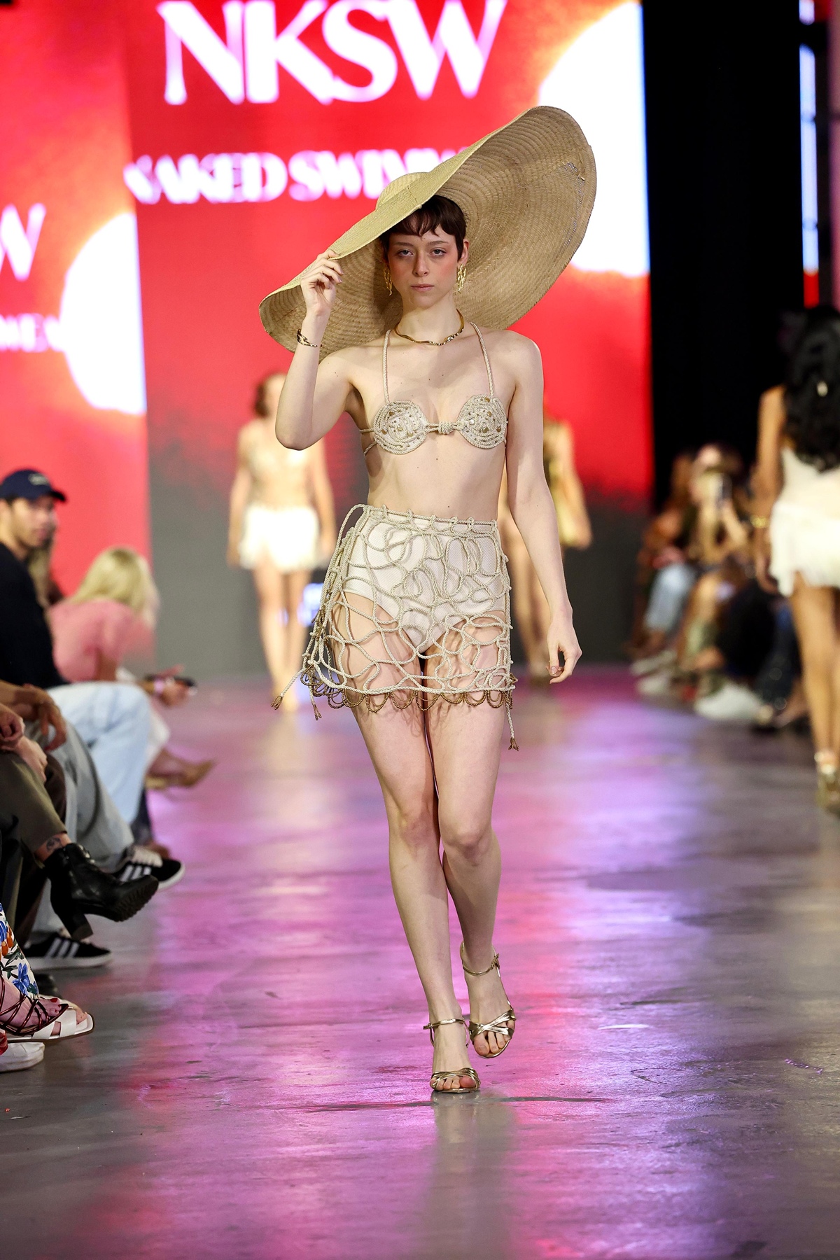 Naked Swinwear Metrópoles Catwalk - Metrópoles
