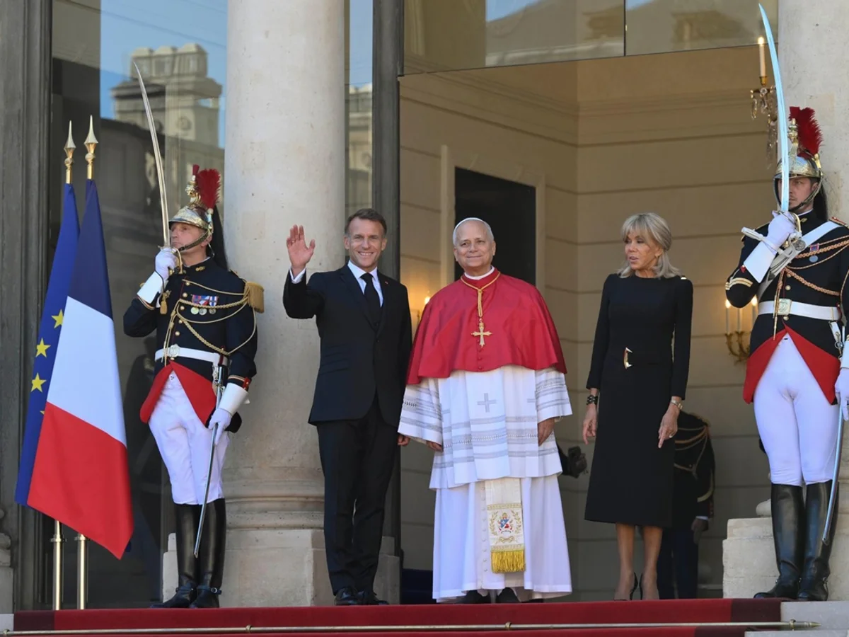 Papa Leão XIV questiona “uso da ciência para lucro” em encontro com Macron