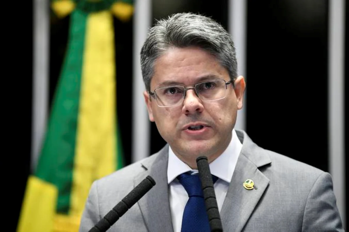 Senador Alessandro Vieira (MDB-SE)