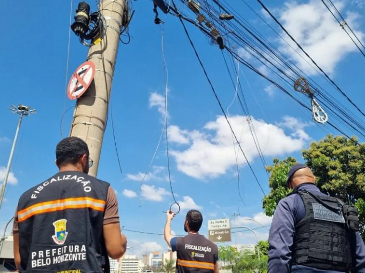 Prefeitura de BH faz mutirão contra fios soltos após quase 800 reclamações