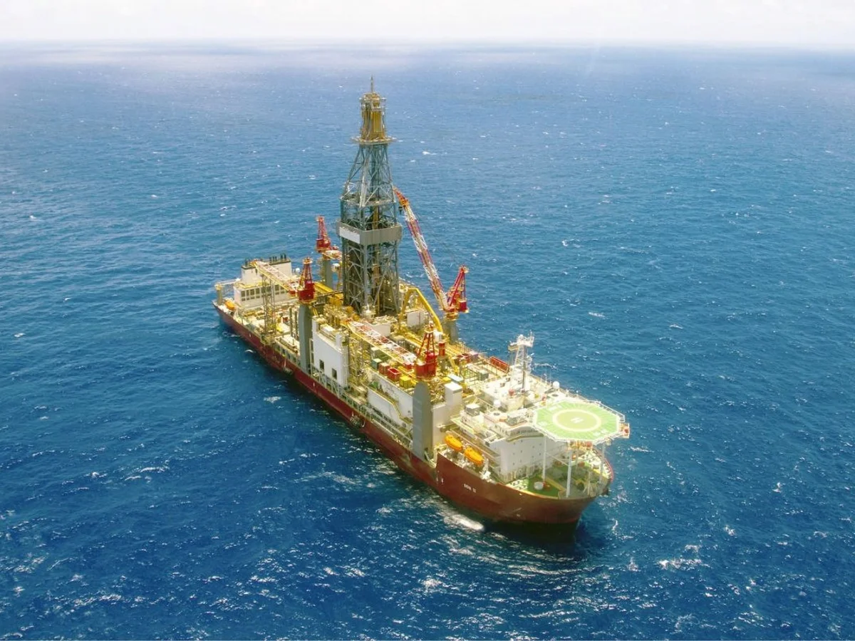 Petrobras desloca navio-sonda para perfuração de poços na costa do Amapá