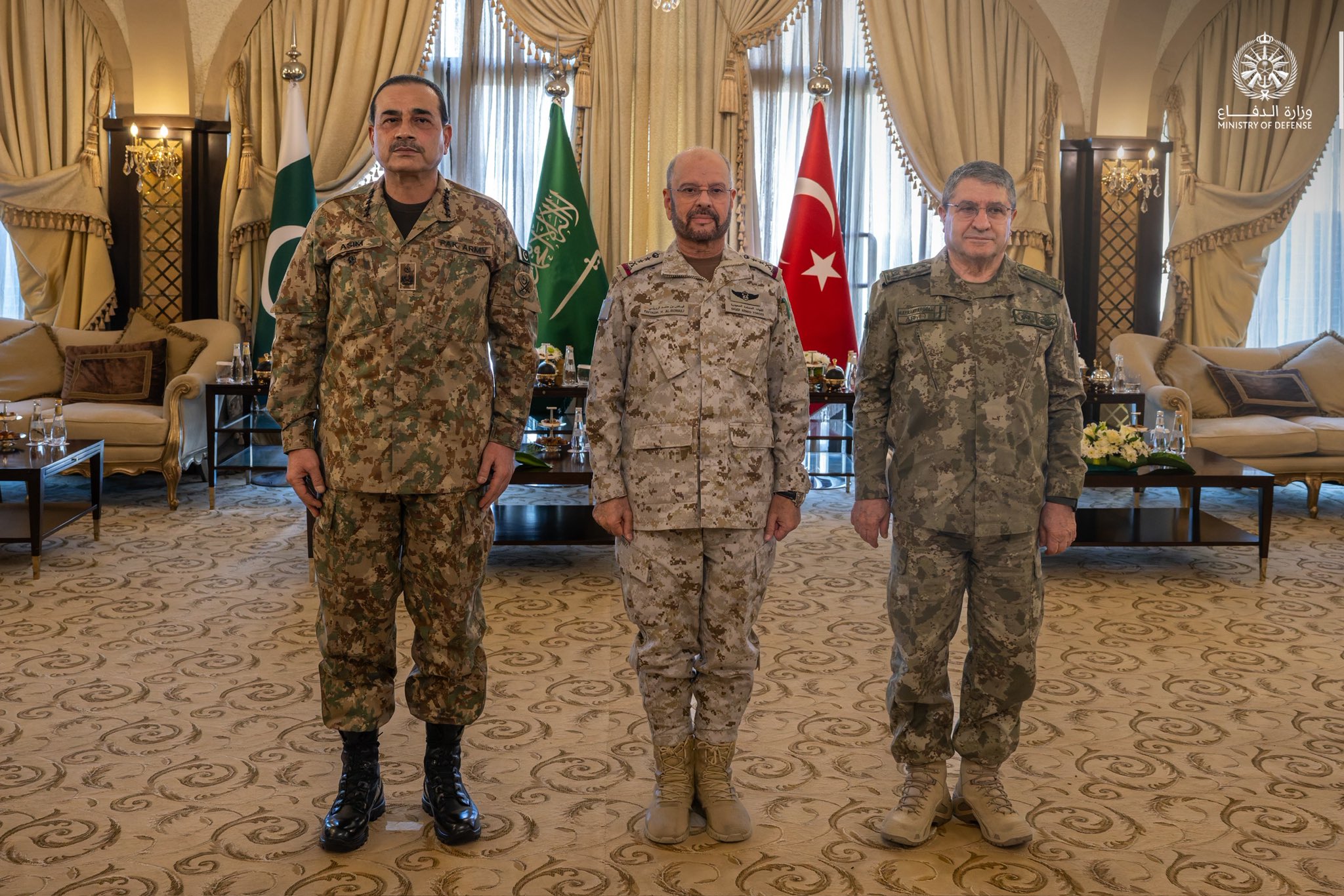 Arábia Saudita, Paquistão e Turquia concordam em aprofundar a cooperação militar e de inteligência diante dos ataques dos Houthis