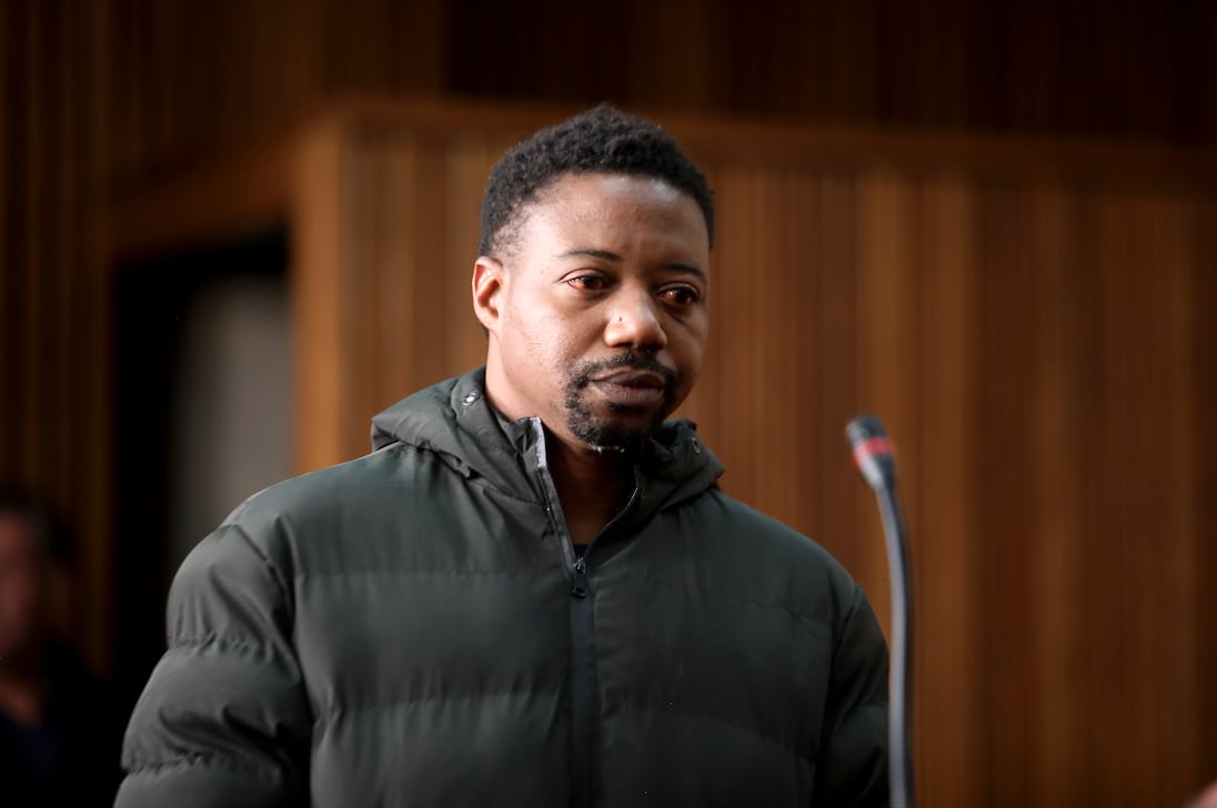 ‘Cada adiamento carrega um custo emocional pesado’: famílias da mãe e das filhas assassinadas