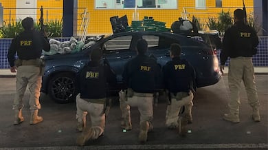 Homem é preso pela PRF após tentar fugir nadando pela Baía de Guanabara, em São Gonçalo (RJ)