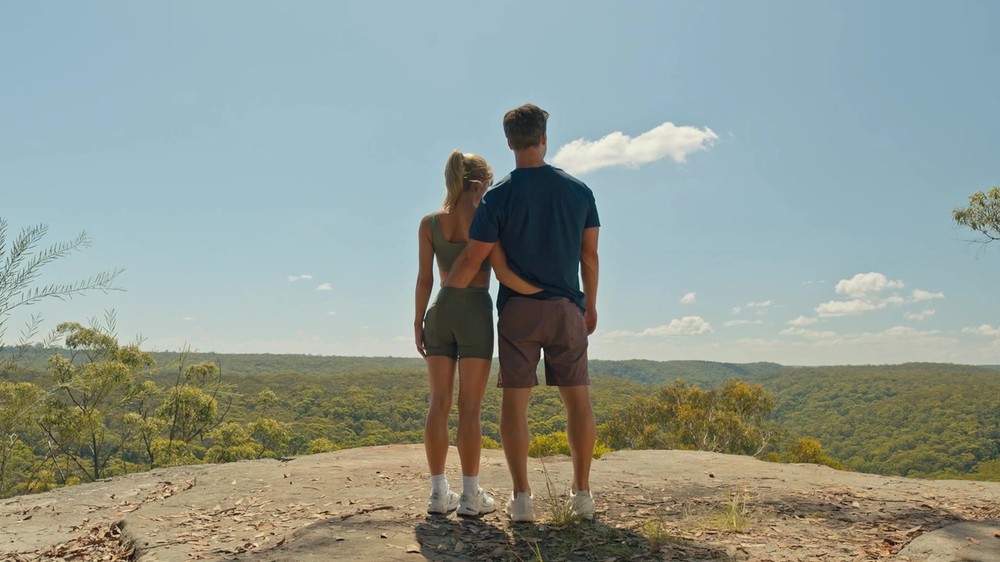 Todos Menos Você é uma das comédias românticas mais apimentadas de 2023 — Foto: Reprodução/IMDb