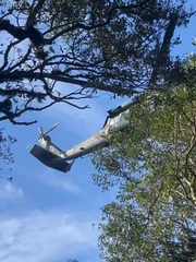 Imagens mostram operação após queda de helicóptero que levava Rick e Bruno