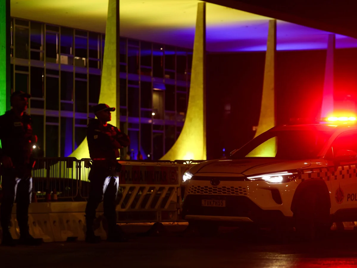 Drone, cercas e protestos: Esplanada amanhece em alerta com sessão no STF