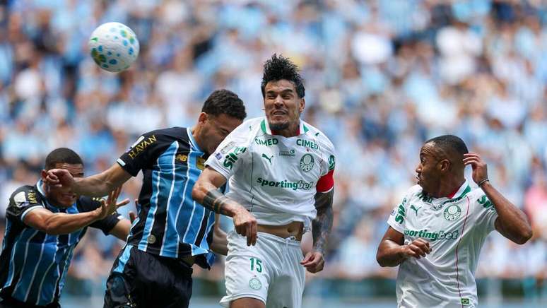 Auxiliar do Palmeiras minimiza empate com o Grêmio: "Faltam 16 jogos"