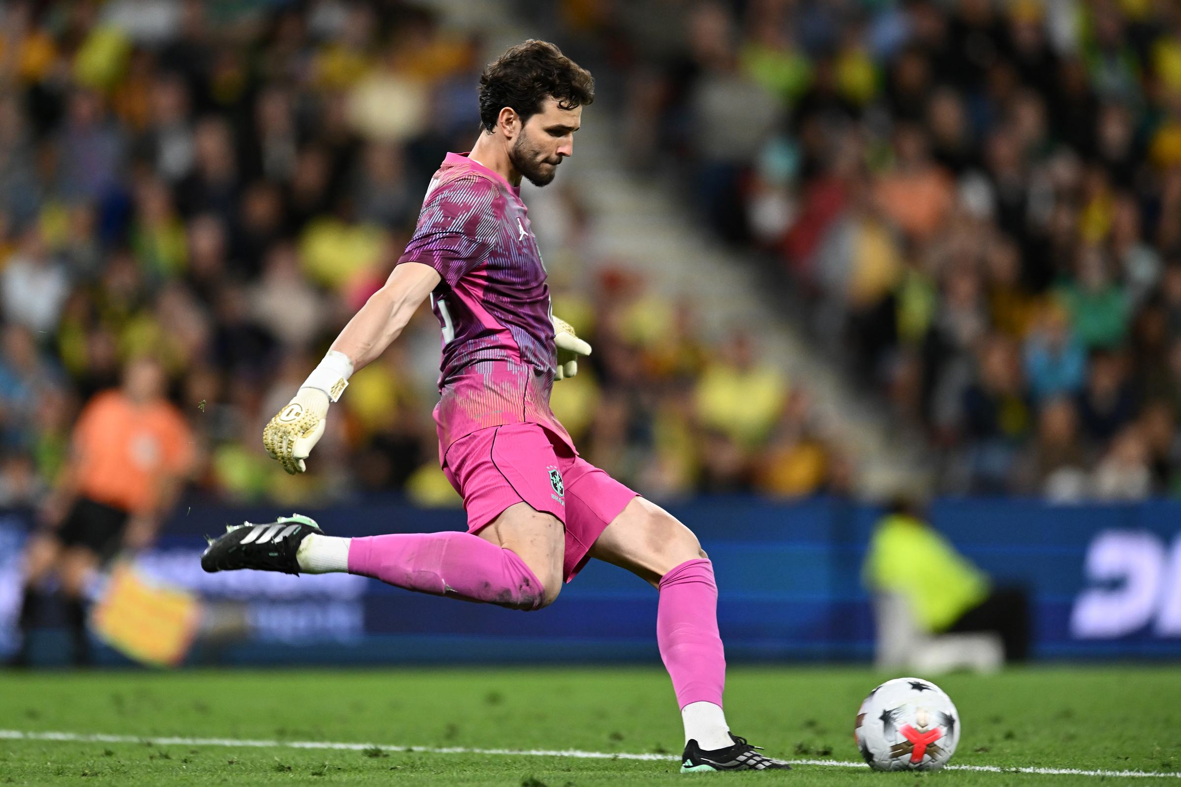 Imagem da matéria: Otávio falhou nos gols da Austrália contra o Brasil? Vote!