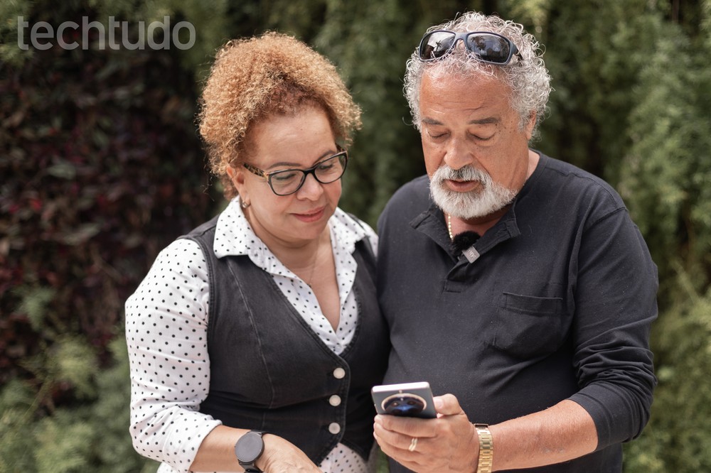 Conheça recursos do Google que podem ser usados no celular com o intuito de proteger idosos — Foto: Mariana Saguias/TechTudo