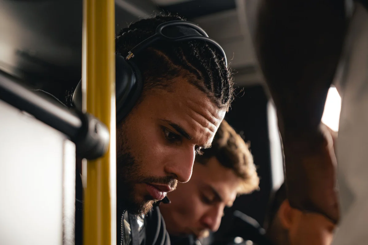 Alexsander é punido pelo STJD por xingar Kaio Jorge após clássico mineiro