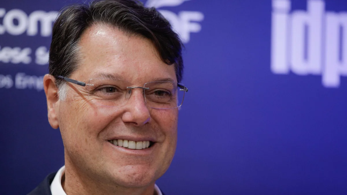 Kiko Caputo quer contratar mais médicos e recompor efetivo policial do DF