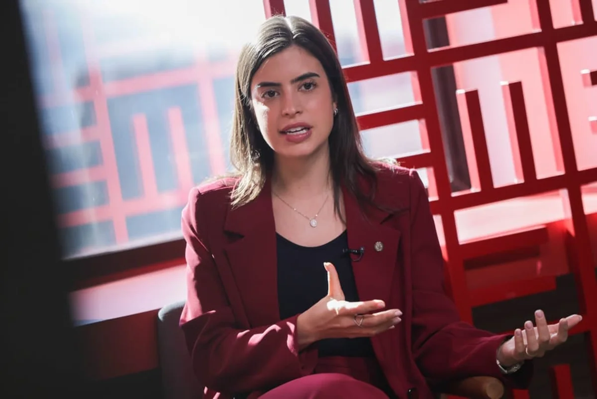 Imagem da matéria: Mãe de Tabata Amaral sofre acidente e é internada na UTI em SP