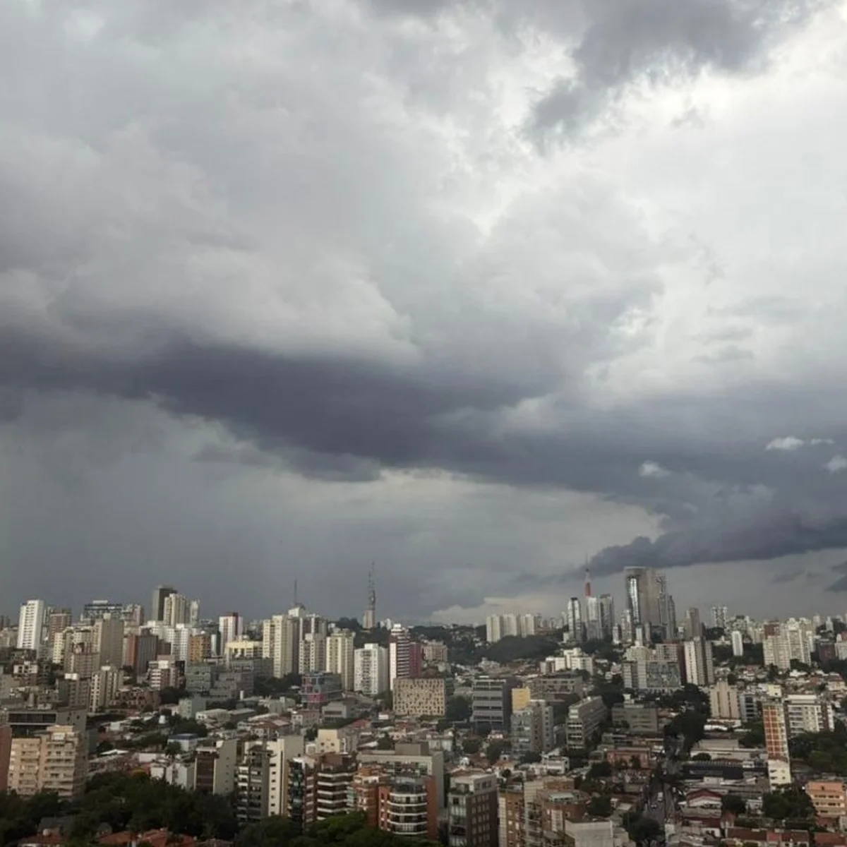 Clima: ciclone extratropical coloca Sul e Sudeste em alerta para temporais