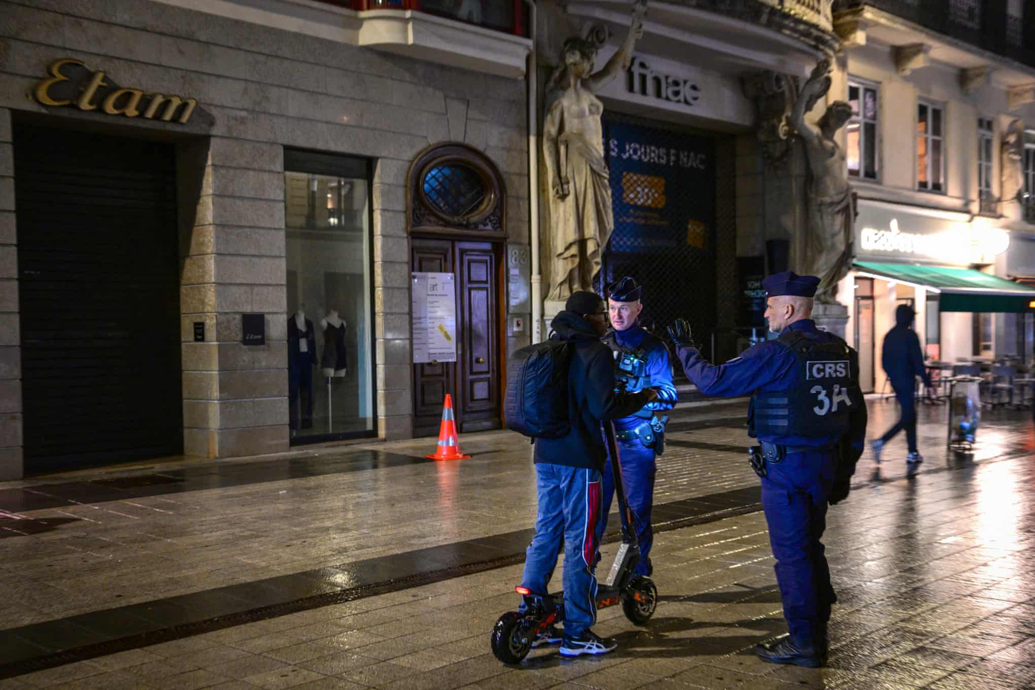De Paris a Milão: protestos estudantis na Europa – em fotos