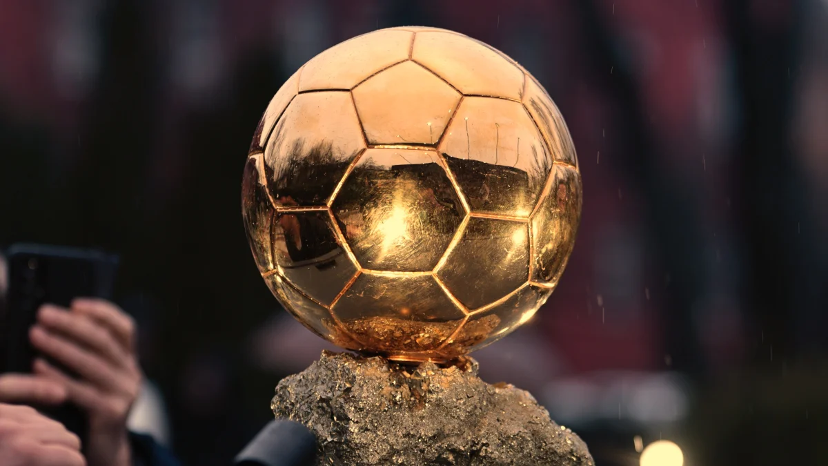 Bola de Ouro: site anuncia Yamal, Mbappé e Kane como vencedores por engano