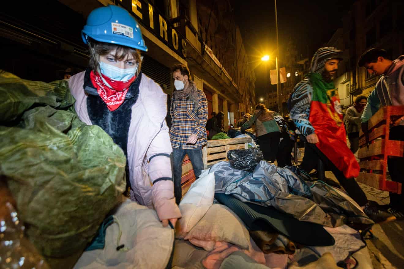 De Paris a Milão: protestos estudantis na Europa – em fotos