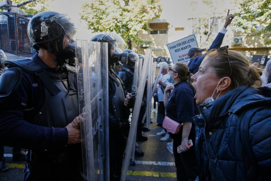 De Paris a Milão: protestos estudantis na Europa – em fotos
