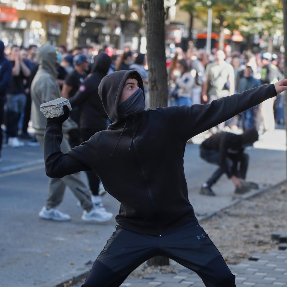 De Paris a Milão: protestos estudantis na Europa – em fotos