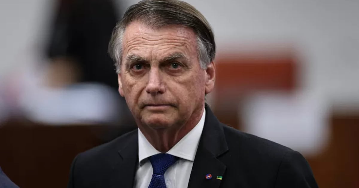 Moraes manda PGR se manifestar sobre retomada antecipada das visitas de Flávio a Jair Bolsonaro